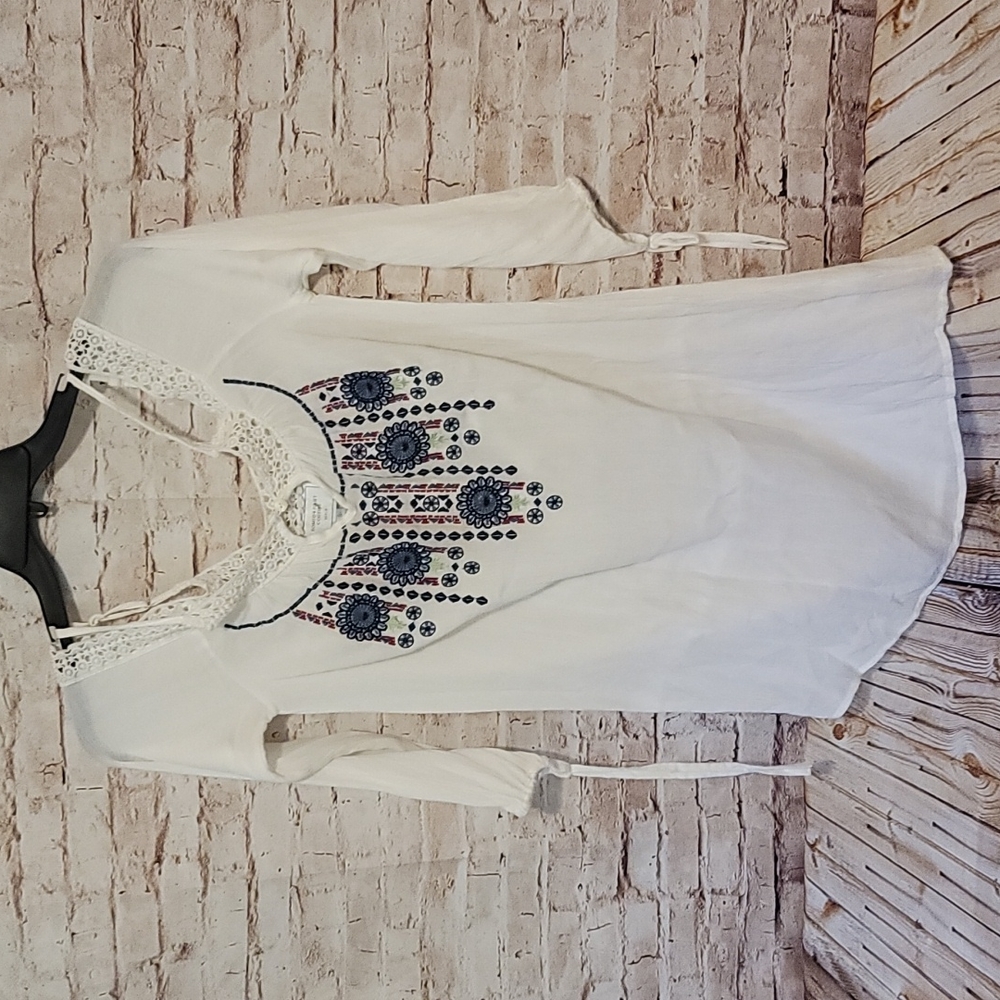 NWT ROMEO & JULIET off the shoulder  top small